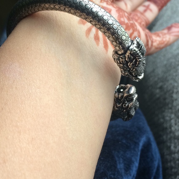 Vintage Viking Lion Head Bracelet - Picture 6 of 6